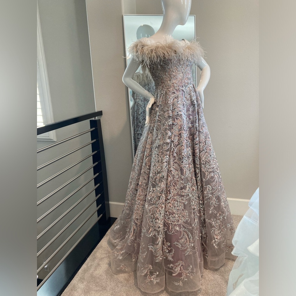 New elegant long dress - Picture 3 of 16